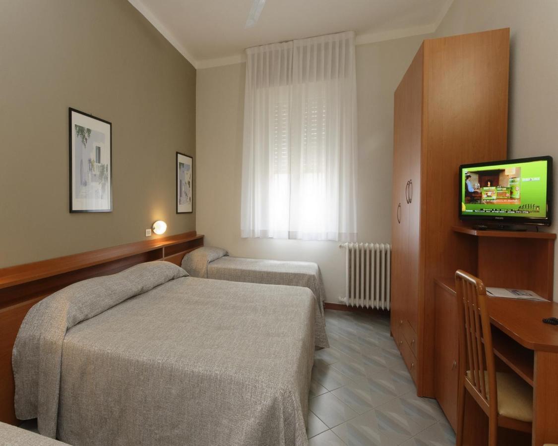 Hotel Ravenna Bagian luar foto