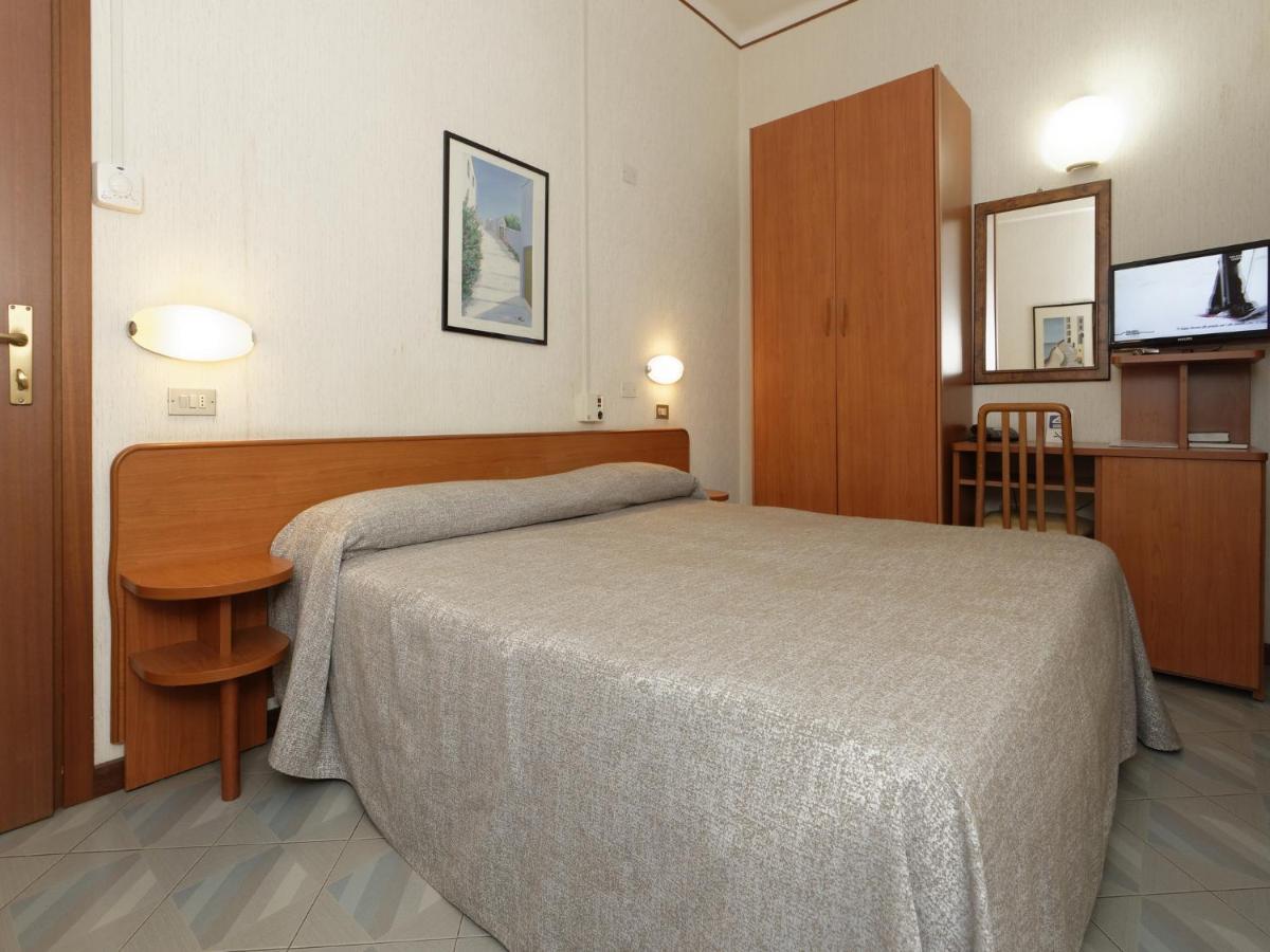 Hotel Ravenna Bagian luar foto